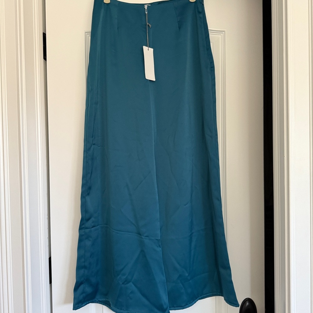 WAYF Women’s Wide Leg Satin Teal Trouser — size small